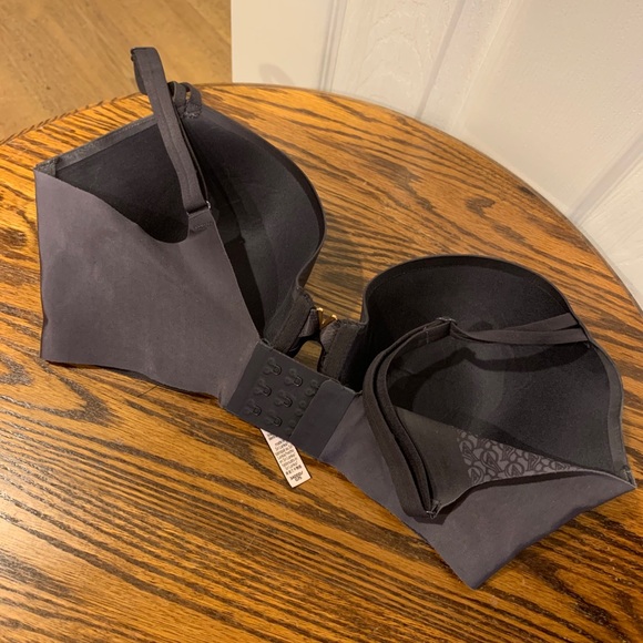 Victoria Secret Bra - Picture 2 of 2